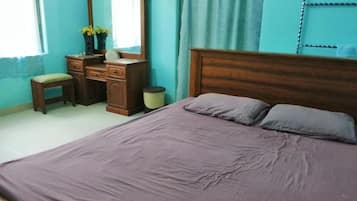 4 bedrooms, WiFi, bed sheets