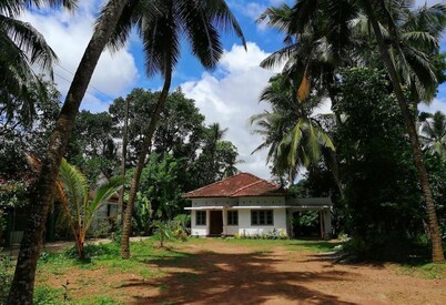 Rooms at Colombo Sri Lanka. Nearly Sri Lanka Immigration Office, Relway Station