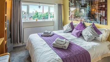 2 bedrooms, free WiFi, bed sheets