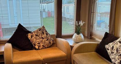 Lovely 3 bed caravan with a home feel ❤️ **Prices: per person, per night**