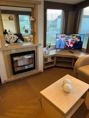 Lovely 3 bed caravan with a home feel ❤️       **Prices: per person, per night**