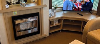 Lovely 3 bed caravan with a home feel ❤️       **Prices: per person, per night**