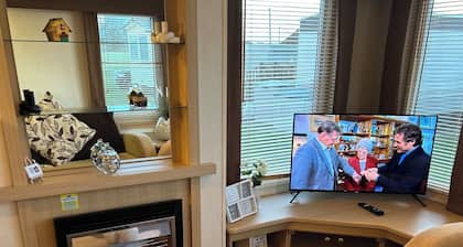 Lovely 3 bed caravan with a home feel â€ïž **Prices: per person, per night**