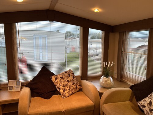 Lovely 3 bed caravan near the beach, ideal for families!