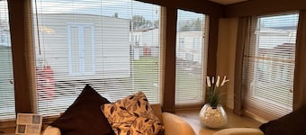 Lovely 3 bed caravan near the beach, ideal for families!