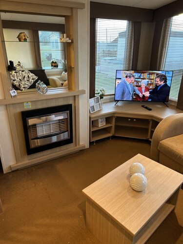 Lovely 3 bed caravan near the beach, ideal for families!