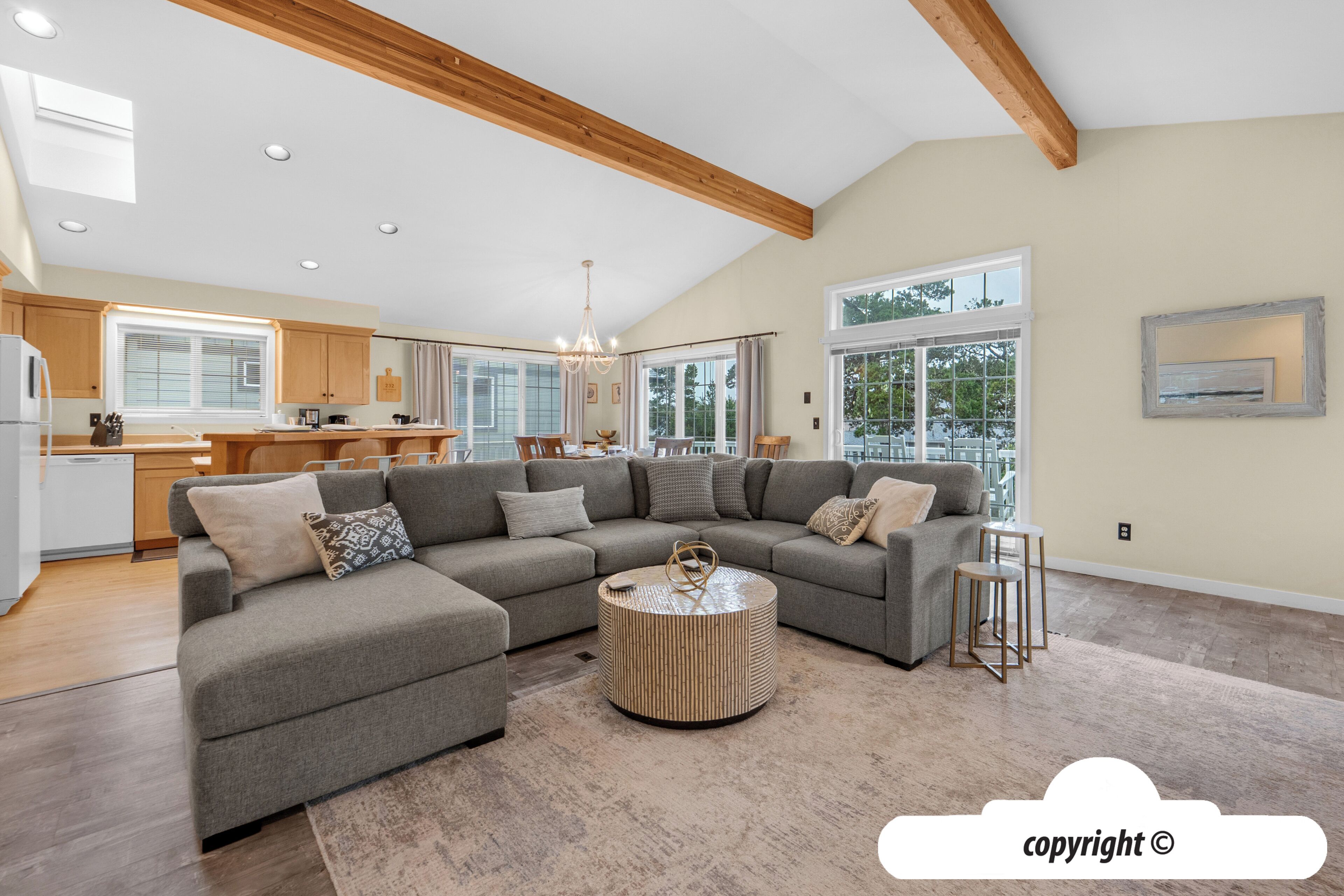 Smart TV, DVD player, table football, ping pong