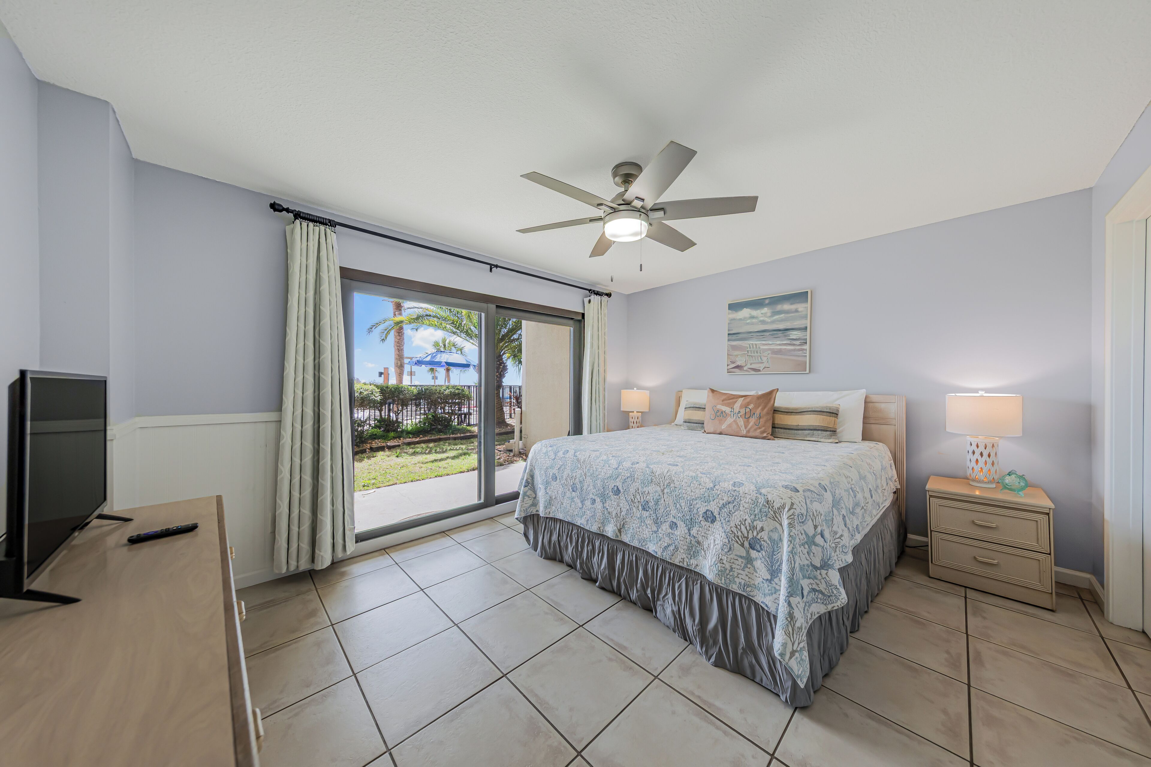 Ground Floor 3br 3ba Walk Directly Out To The Pool And Beach** No Elevator - Panama City, FL