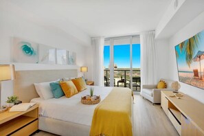 2 sovrum, skrivbord, strykjärn/strykbräda och resesäng