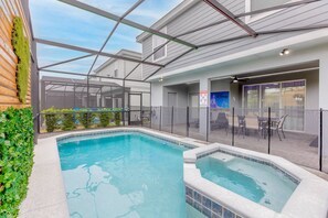 A heated pool - Thematic House with Private Pool & SPA in Resort! (Davenport)