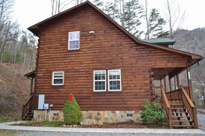 Exterior - Dream Cabin Beautiful and Private Location (Bryson City)