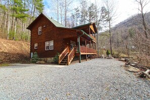 Exterior - Dream Cabin Beautiful and Private Location (Bryson City)