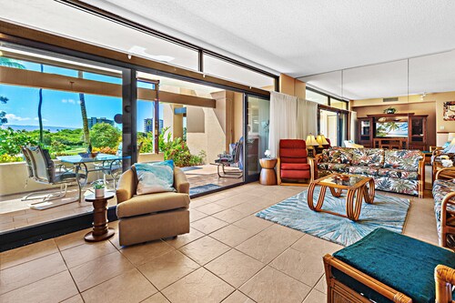 Green Views, Island Vibes, in Hawaiian comfort