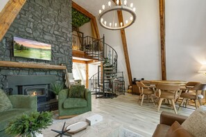 TV, fireplace
