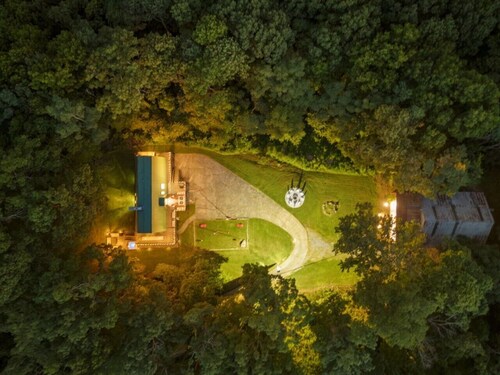 HonkyTonk Ridge, Hot Tub, Pub, Fire Pit, Sleeps 16