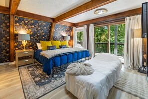 4 bedrooms, desk, iron/ironing board, free WiFi