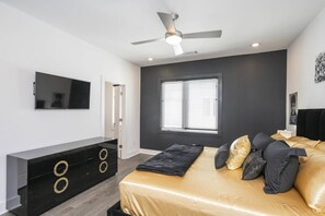 4 bedrooms, iron/ironing board, free WiFi, bed sheets