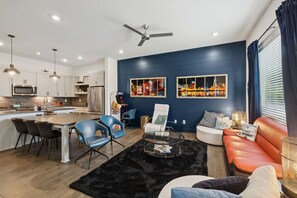 Smart TV, video games - New Listing - Garth's Getaway! New Summer Pricing (Nashville)