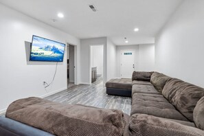 Smart-tv, pejs, bordfodbold