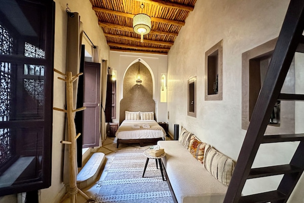 Habitación cuádruple familiar, 1 habitación | Decoración individual, mobiliario individual, cortinas opacas