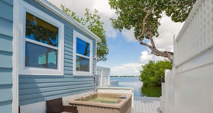 HAVANA DAYDREAMING ~ Waterfront 1 BR/1 Ba w/ Dockage & Hot Tub!