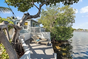 Terrace/patio - HAVANA DAYDREAMING ~ Waterfront 1 BR/1 Ba w/ Dockage & Hot Tub! (Stock Island)