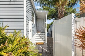 Exterior detail - HAVANA DAYDREAMING ~ Waterfront 1 BR/1 Ba w/ Dockage & Hot Tub! (Stock Island)