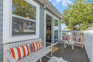 Terrace/patio - HAVANA DAYDREAMING ~ Waterfront 1 BR/1 Ba w/ Dockage & Hot Tub! (Stock Island)