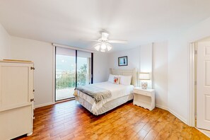 3 bedrooms, iron/ironing board, Internet, bed sheets