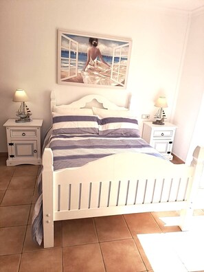 3 bedrooms, in-room safe, iron/ironing board, free WiFi