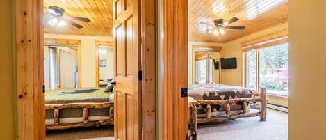 3 bedrooms, iron/ironing board, travel crib, free WiFi