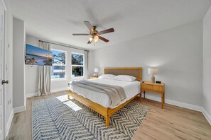 3 bedrooms, desk, iron/ironing board, travel crib