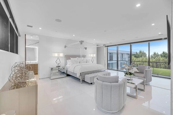 10 bedrooms, WiFi, bed sheets