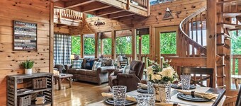 Beautiful Cozy Cabin Near Pigeon Forge with Hot Tub + Game Room + Amazing Views