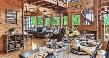 Beautiful Cozy Cabin Near Pigeon Forge with Hot Tub + Game Room + Amazing Views