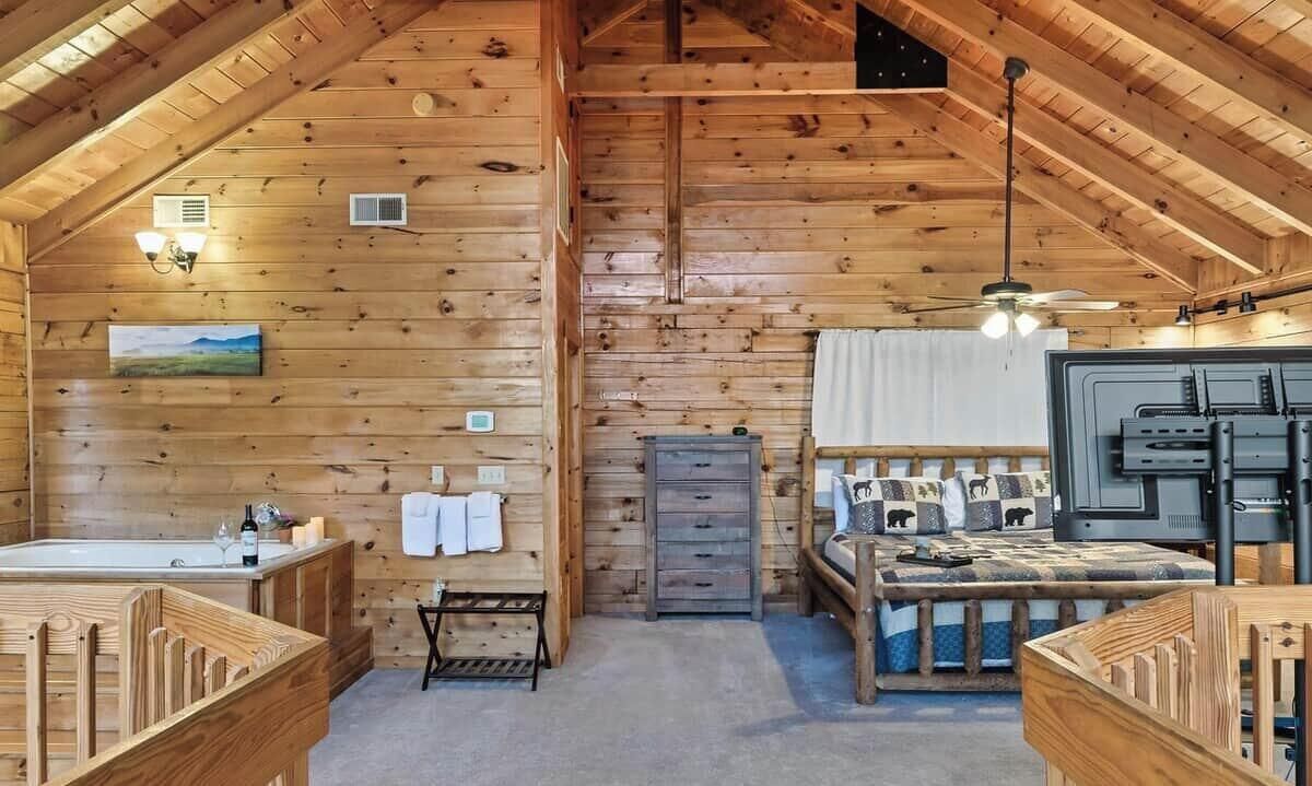 3 bedrooms, WiFi (free), bed sheets