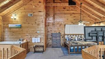 3 bedrooms, WiFi (free), bed sheets