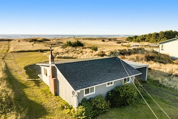 Serenity on Sandy Shores managed by Bloomer Estates Vacation Rentals