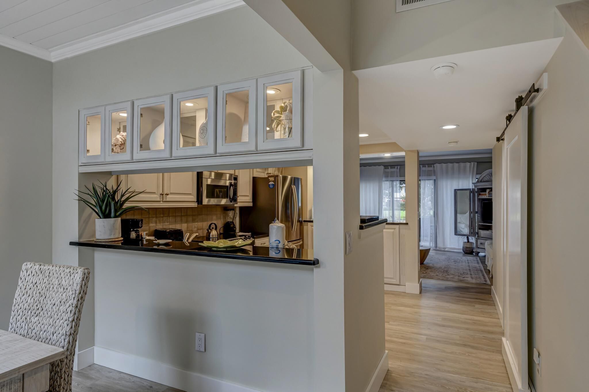 冰箱、微波炉、烤箱、炉灶