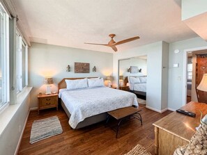 2 bedrooms, iron/ironing board, WiFi, bed sheets - Coral Sands #202 (Fernandina Beach)