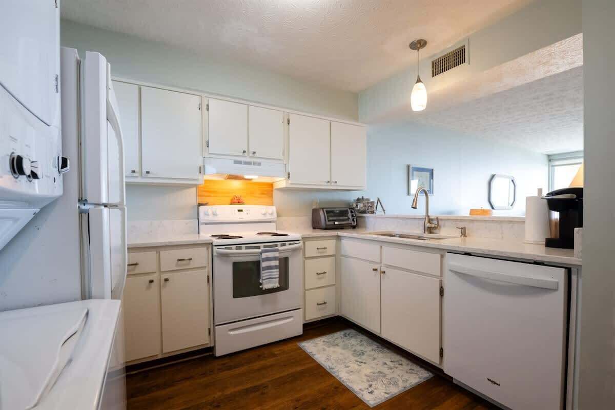 雪櫃、微波爐、焗爐、爐具