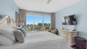 2 bedrooms, desk, iron/ironing board, free WiFi - Spacious 2BR Condo, Pool, Close to Beach + Free Dolphin Cruise! (Destin)