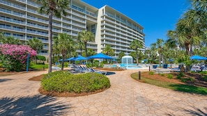 Exterior - Spacious 2BR Condo, Pool, Close to Beach + Free Dolphin Cruise! (Destin)