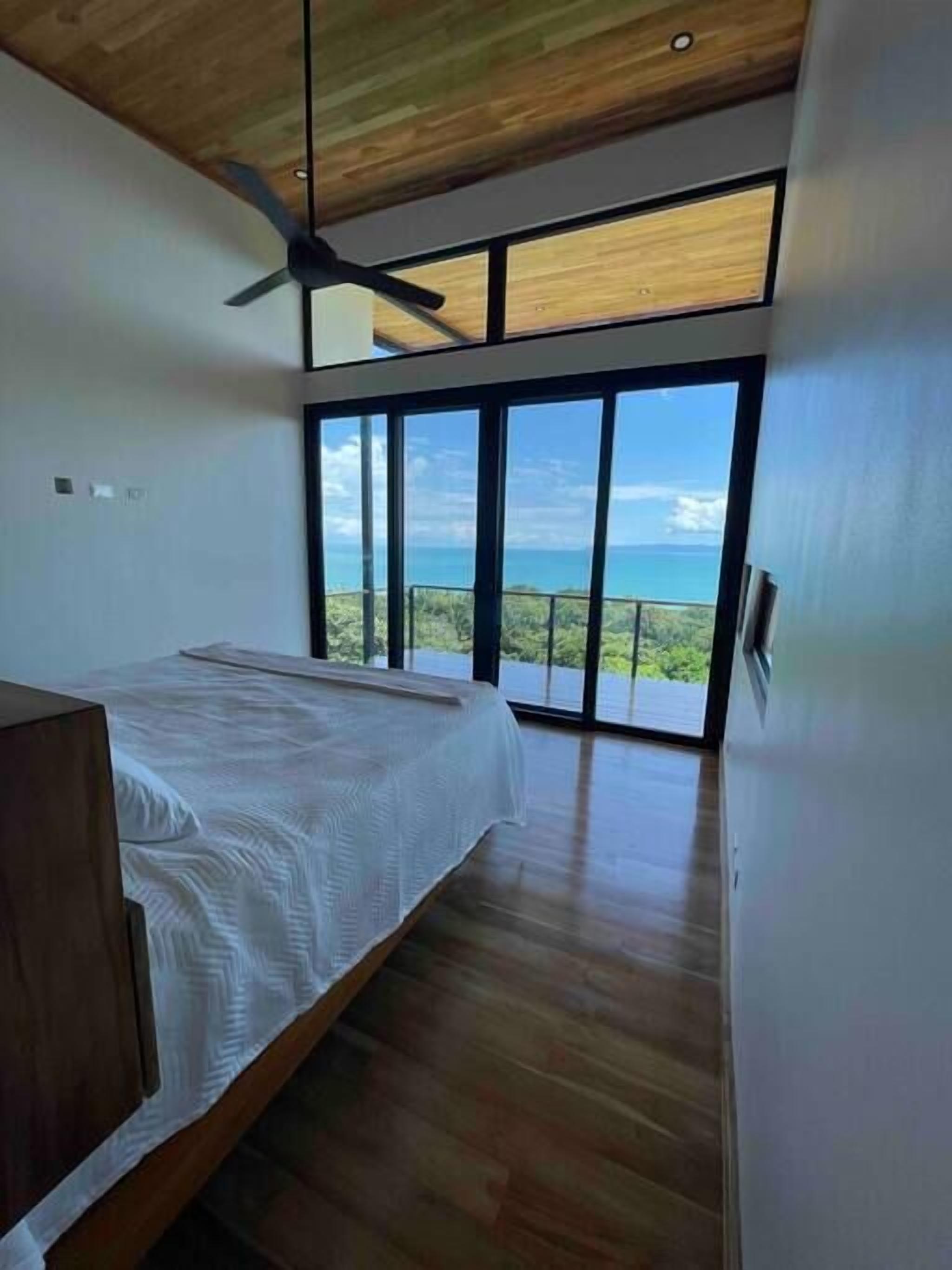 4 makuuhuonetta, silitysrauta/-lauta, Wi-Fi, vuodevaatteet