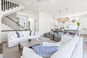 Smart TV, fireplace, stereo