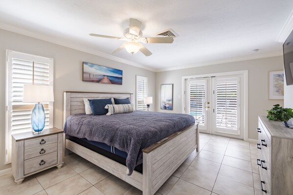 3 habitaciones, tabla de planchar con plancha, wifi y ropa de cama