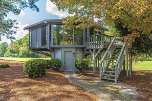 Exterior - Treehouse Retreat on Pinehurst Golf Course (Pinehurst)