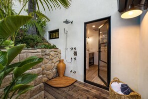 Interior - Montecito Bungalow-walking distance to lower village! (Montecito)