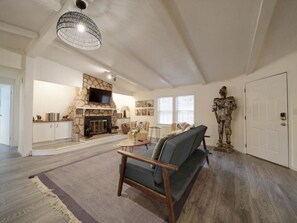 TV connectée, cheminée