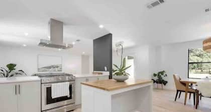 Stylish home 15 minutes from S Congress and ACL